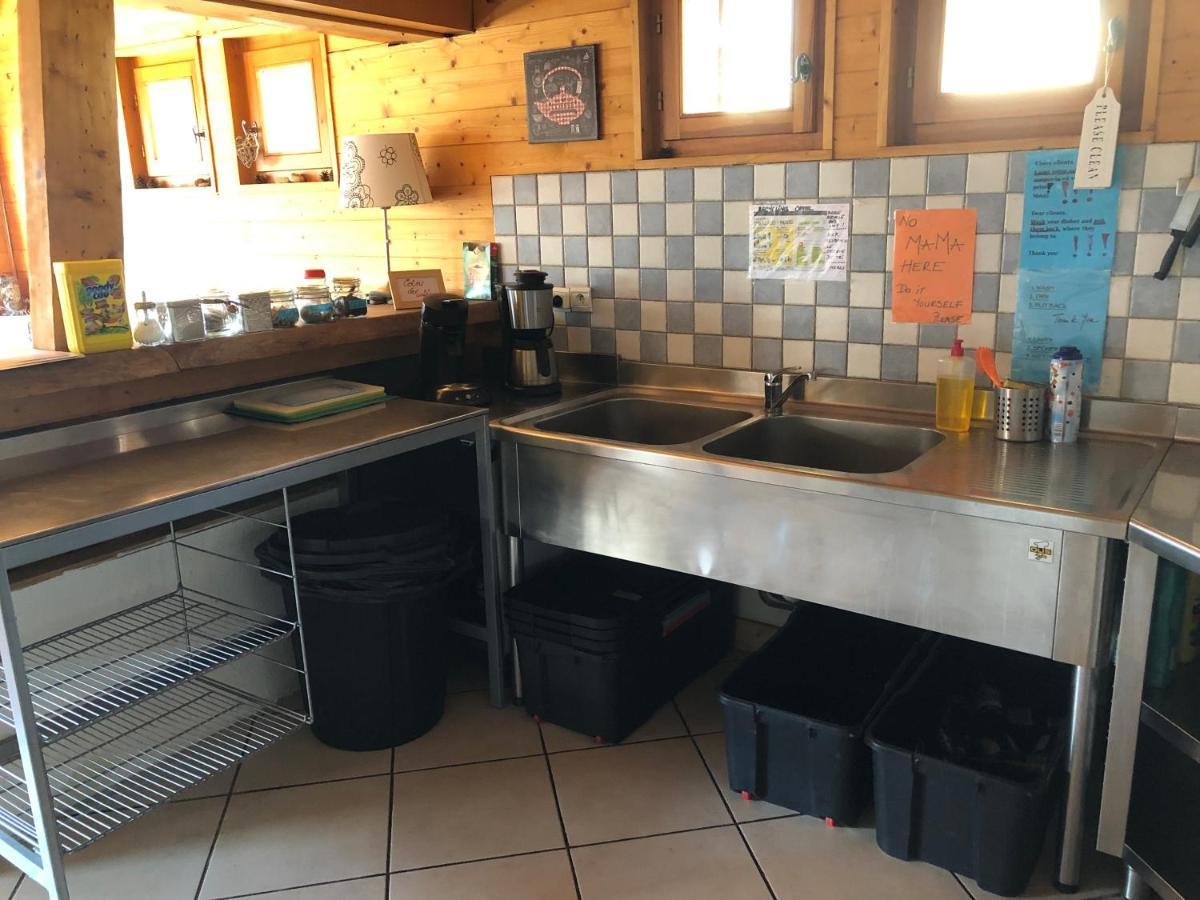 Central Hostel Châtel Εξωτερικό φωτογραφία